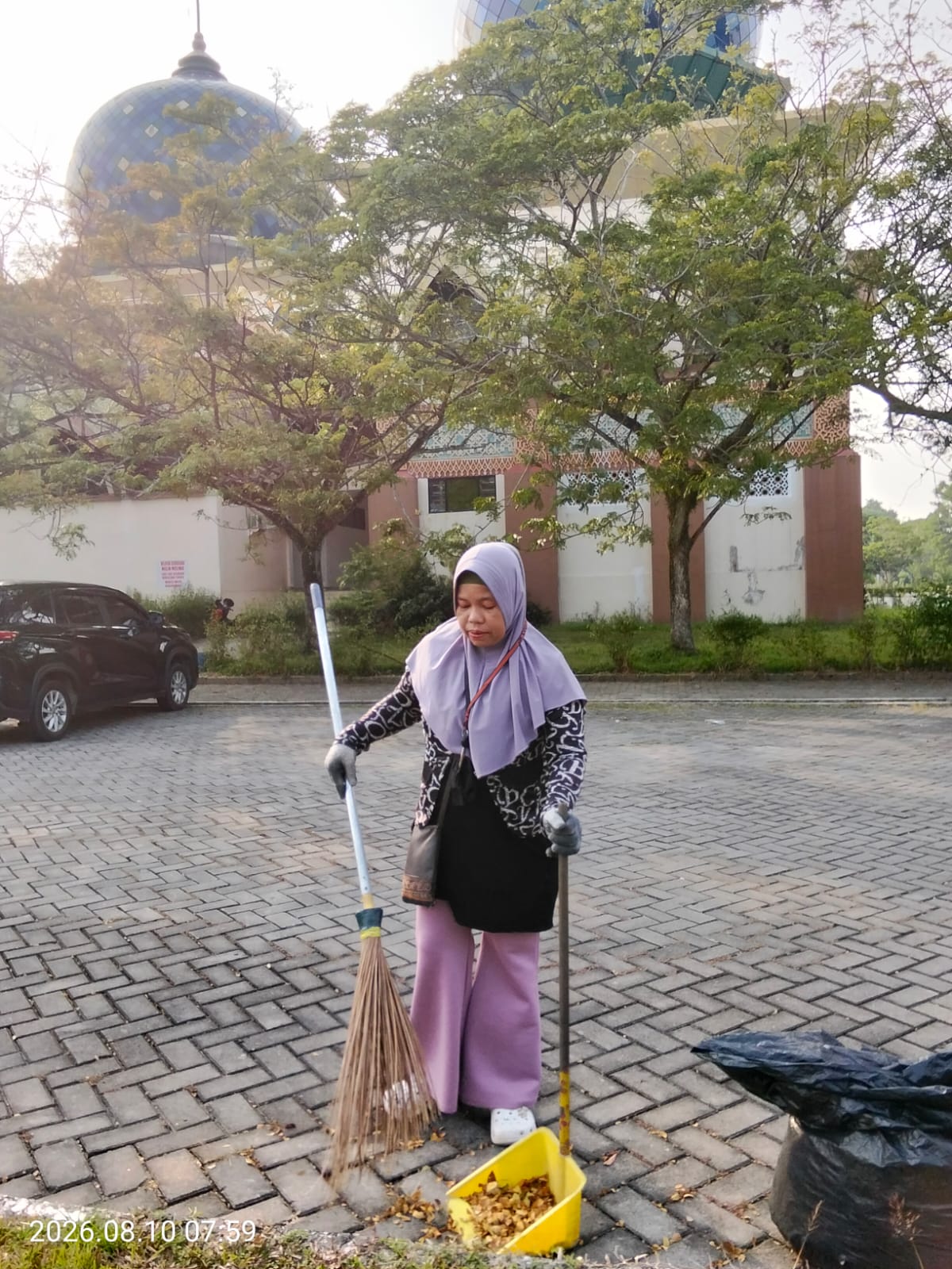 Dokumentasi kegiatan Gerakan Bersih-bersih Masjid