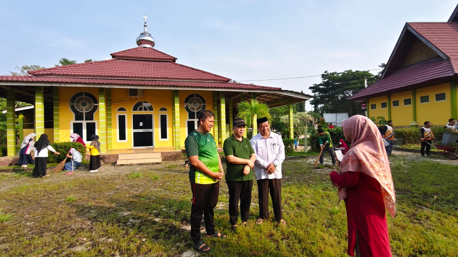 Gerakan Bersih-Bersih Masjid di MUSHOLLA MIFTAHUNNAJAH KANTOR KEMENTERIAN AGAMA KABUPATEN SIAK, Kecamatan Siak — Aksi ASN KANTOR KEMENTERIAN AGAMA KABUPATEN SIAK