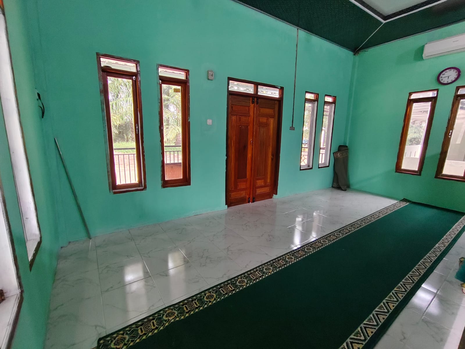Dokumentasi kegiatan Gerakan Bersih-Bersih Masjid/Mushollah Memperingati HUT RI