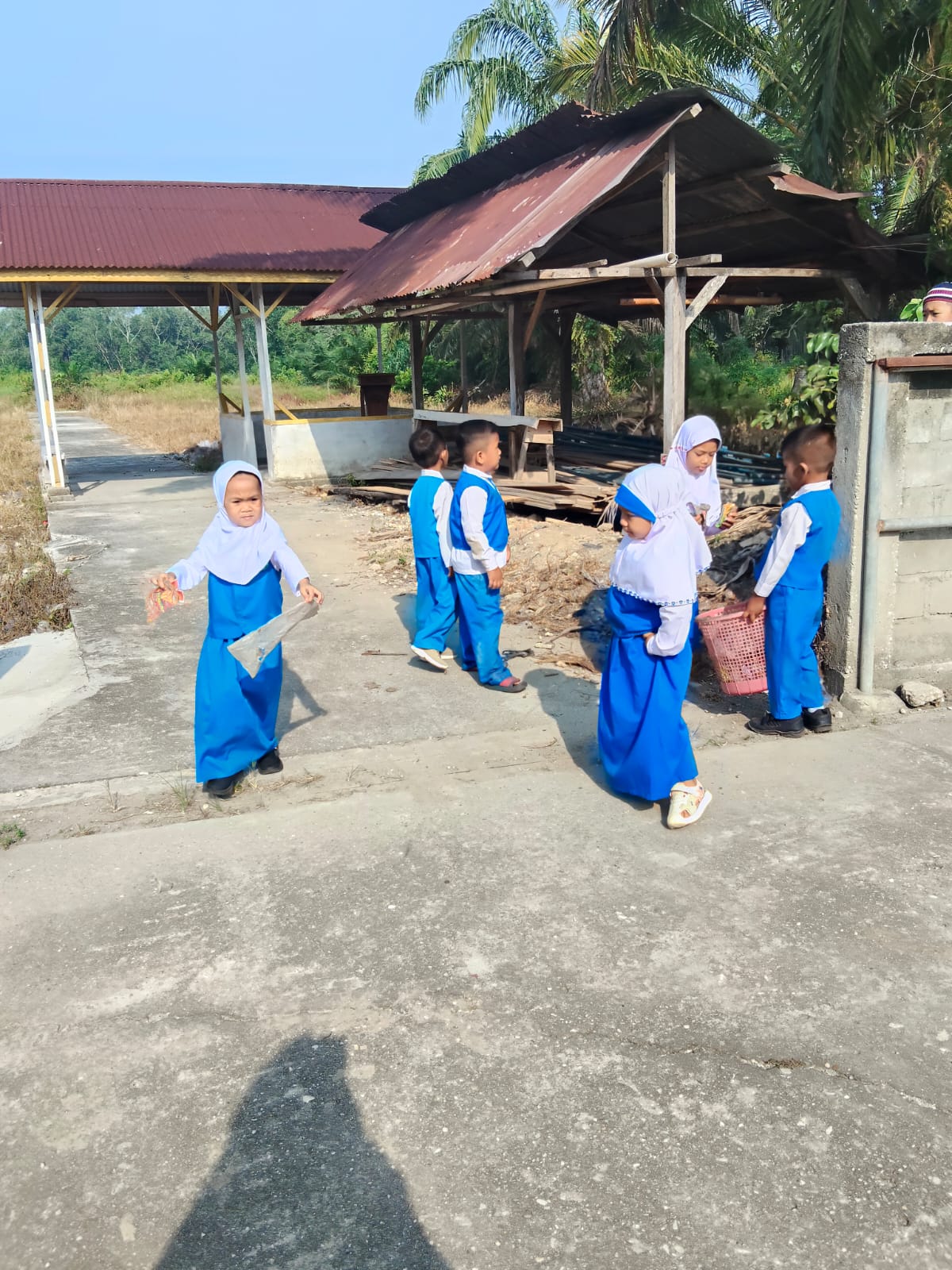 Dokumentasi kegiatan GERAKAN BERSIH MESJID MUHAJIRIN