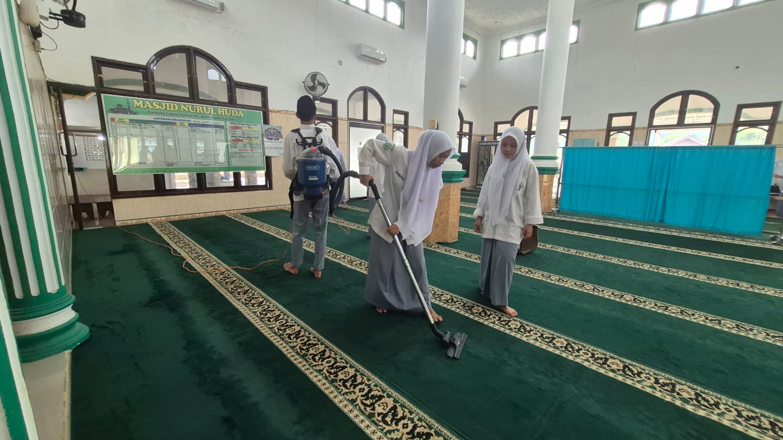 Dokumentasi kegiatan GERAK BERSIH-BERSIH MASJID DI MASJID NURUL HUDA KECAMATAN KERINCI KANAN