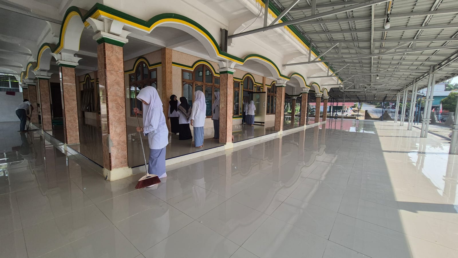 Dokumentasi kegiatan GERAK BERSIH-BERSIH MASJID DI MASJID NURUL HUDA KECAMATAN KERINCI KANAN