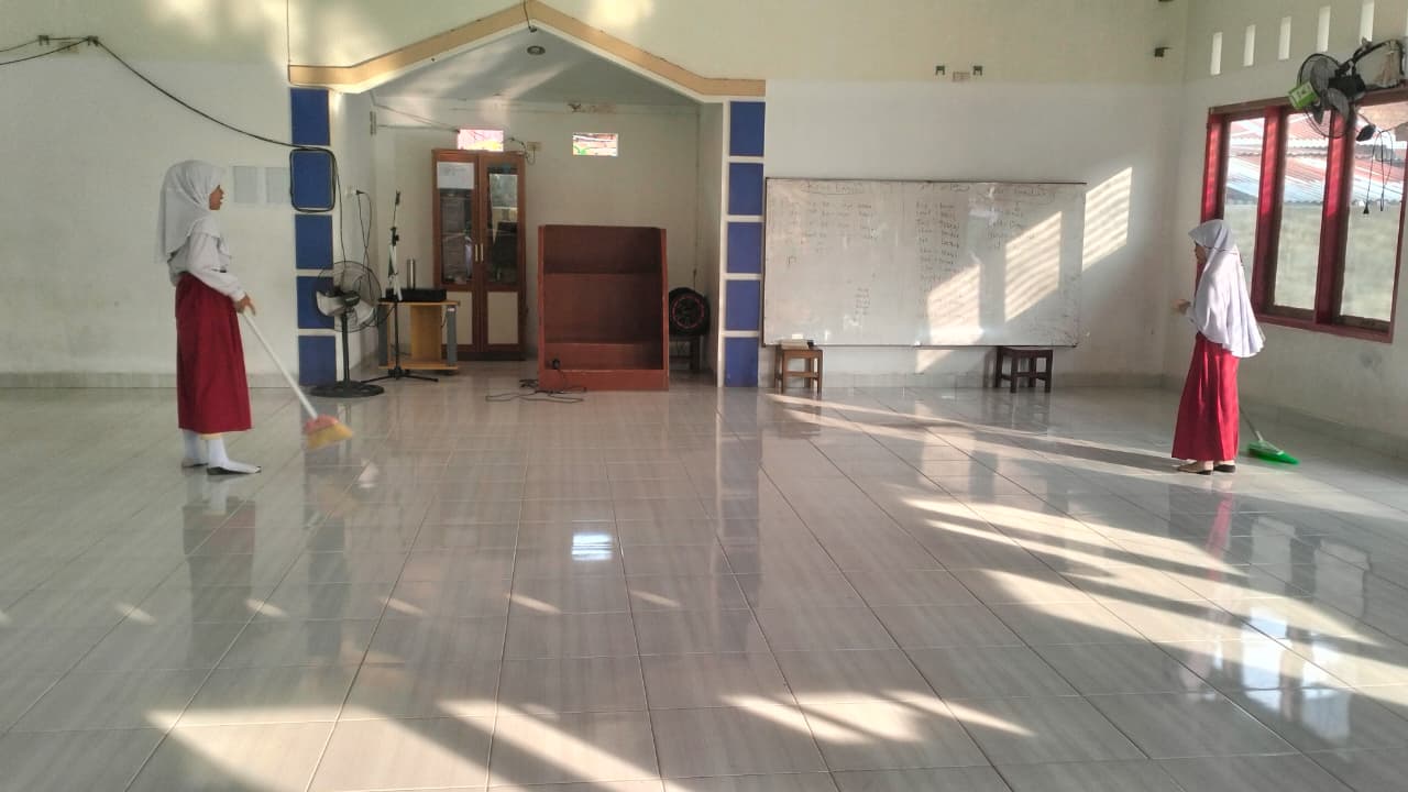 Dokumentasi kegiatan Program  GEBERMAS (gerakan pembersihan mesjid Al fauzan yahya Tualang )