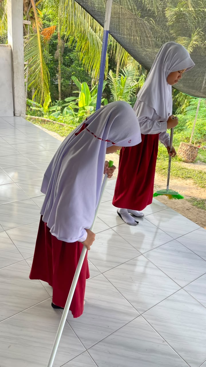 Dokumentasi kegiatan Program  GEBERMAS (gerakan pembersihan mesjid Al fauzan yahya Tualang )