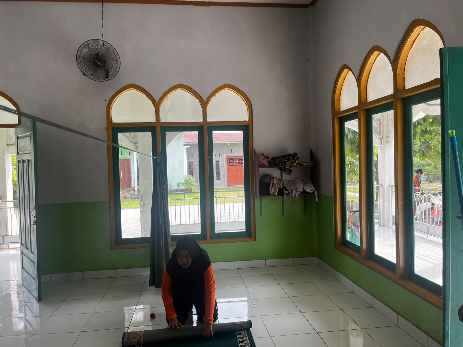 Dokumentasi kegiatan Gerakan Bersih-bersih Mushollah Nurul Hidayah Rawang Kao