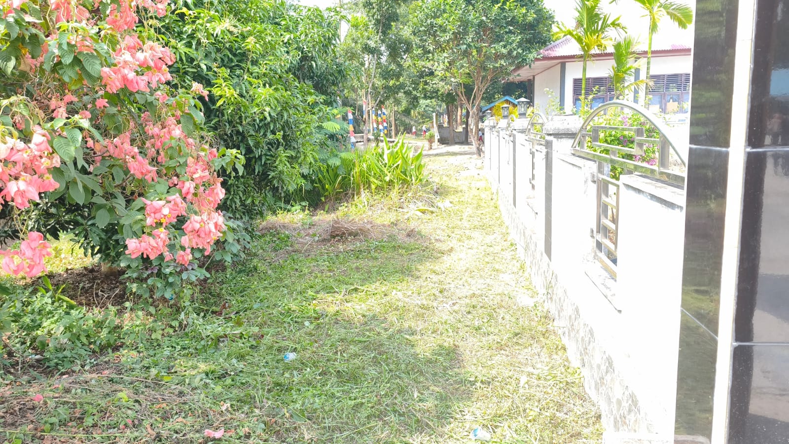 Dokumentasi kegiatan Gerakan Bersih-Bersih Masjid (GEBER MAS) di Kecamatan Bungaraya (Masjid Al-Muhajirin Jayapura, Masjid Robitotul Abidin Jayapura, Masjid Al-Muhajirin Bungaraya, Masjid Nurul Huda Dayang Suri)