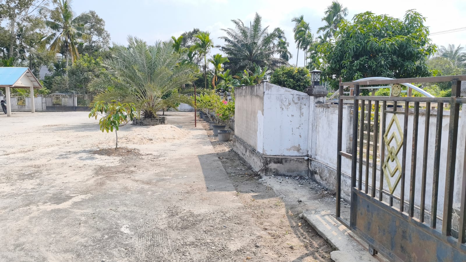 Dokumentasi kegiatan Gerakan Bersih-Bersih Masjid (GEBER MAS) di Kecamatan Bungaraya (Masjid Al-Muhajirin Jayapura, Masjid Robitotul Abidin Jayapura, Masjid Al-Muhajirin Bungaraya, Masjid Nurul Huda Dayang Suri)