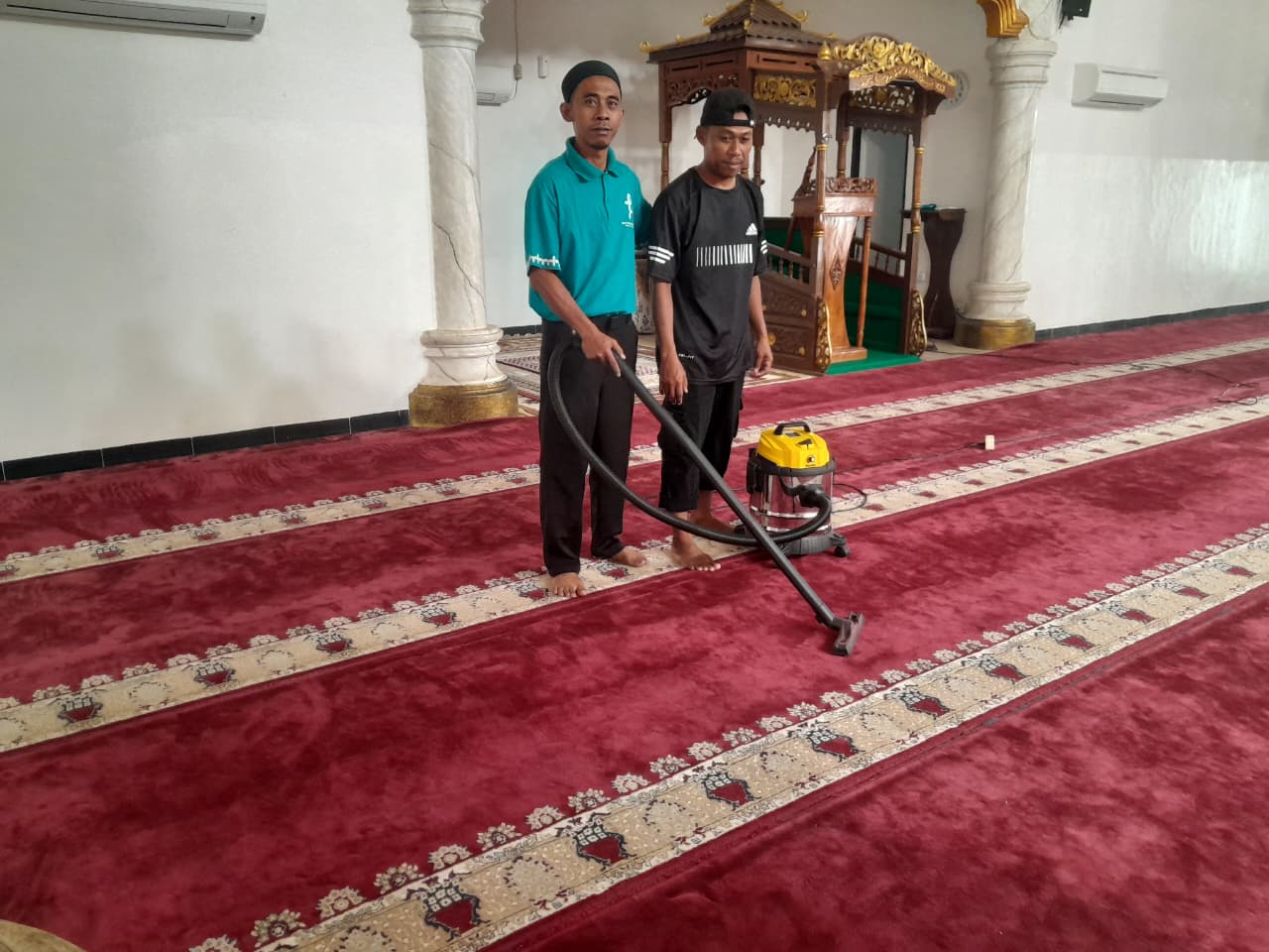 Dokumentasi kegiatan Bersih-Bersih Rumah Ibadah Masjid Al Ikhlas