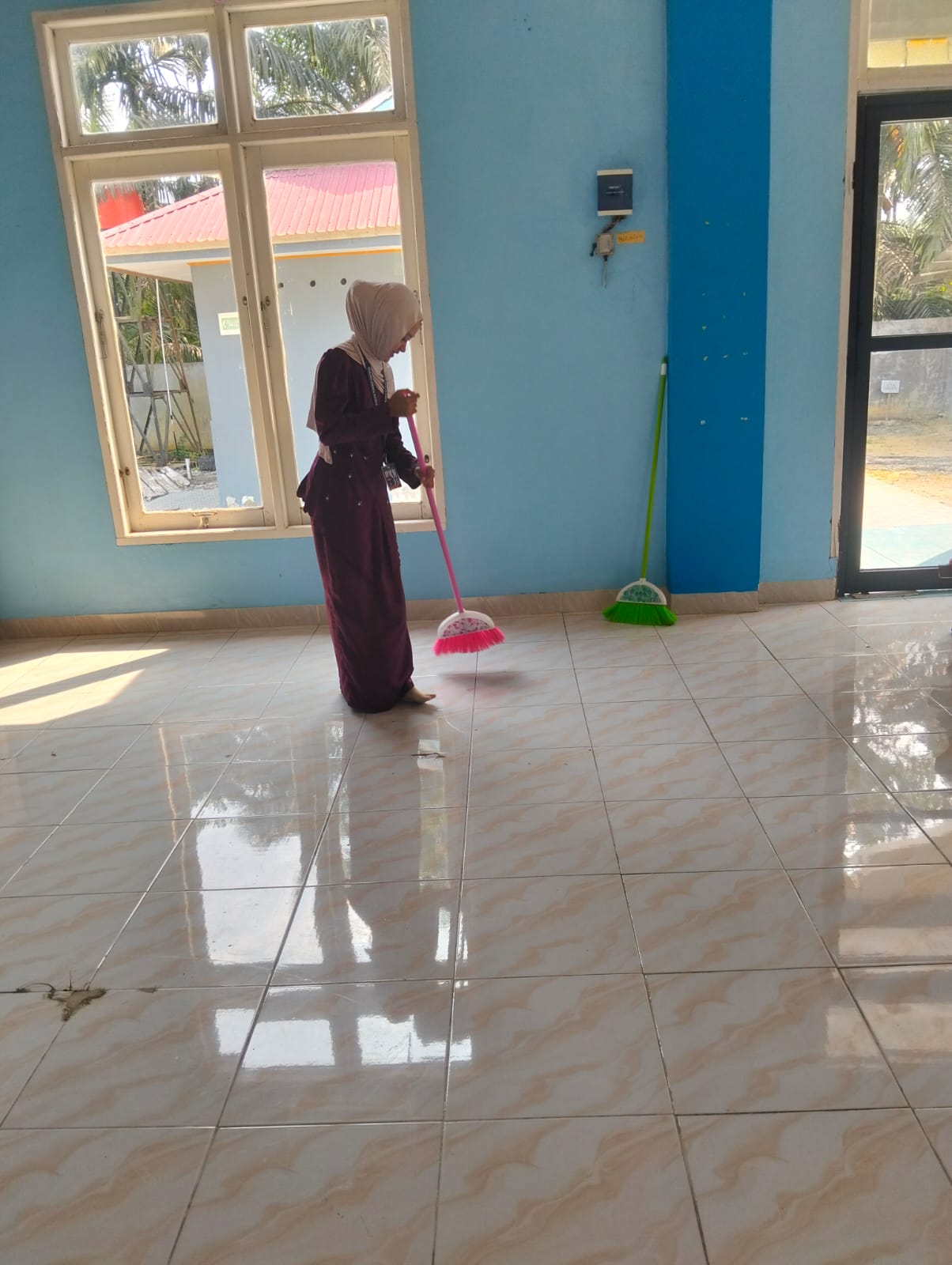 Dokumentasi kegiatan Gerakan Bersih-Bersih Masjid (GEBER MAS) di Kecamatan Sungai Mandau ( Mesjid Annum)