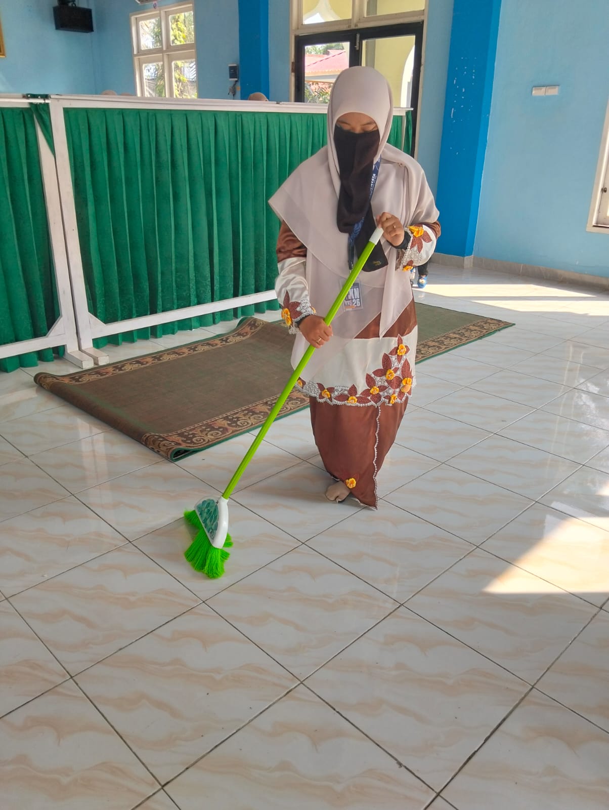 Gerakan Bersih-Bersih Masjid di Masjid Annum Kampung Muara Kelantan Kecamatan Sungai Mandau, Kecamatan Sungai Mandau — Aksi Pengurus Mesjid, ASN KUA , Mahasiswa KKN, dan Perangkat Desa