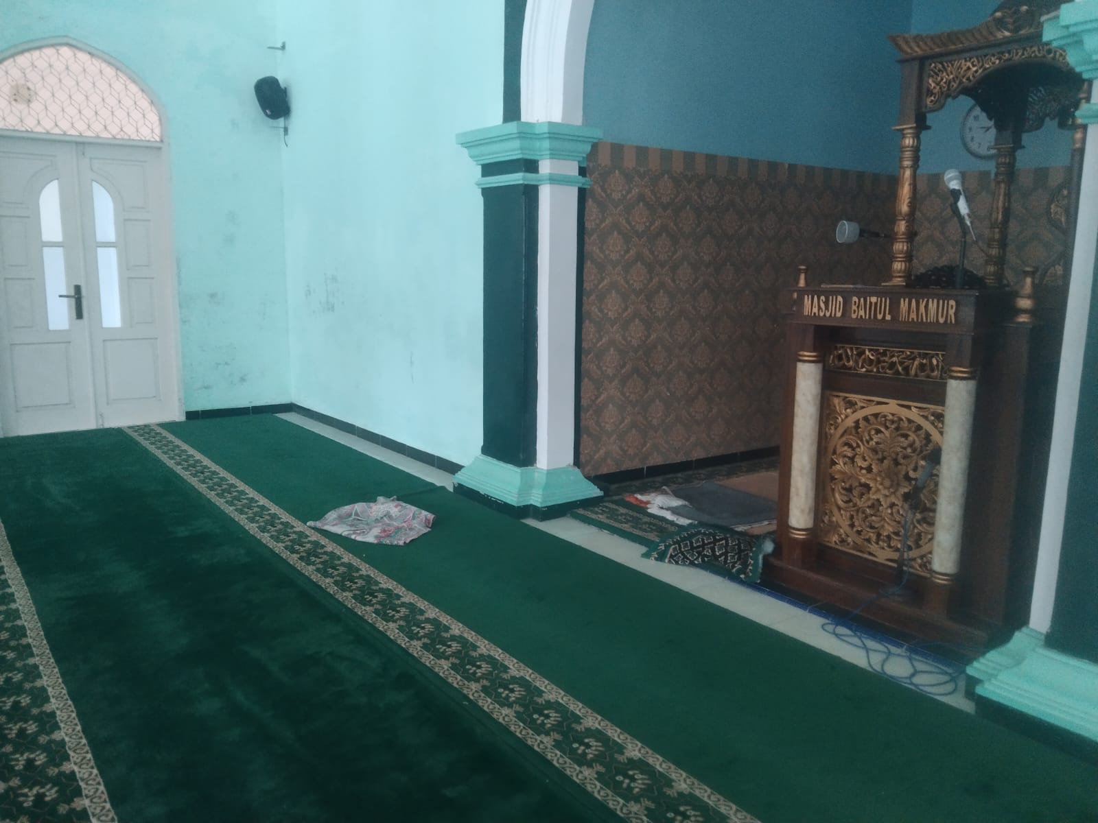 Dokumentasi kegiatan Gerakan Bersih-Bersih Masjid di Masjid Baitul Makmur Kampung Sialang Baru