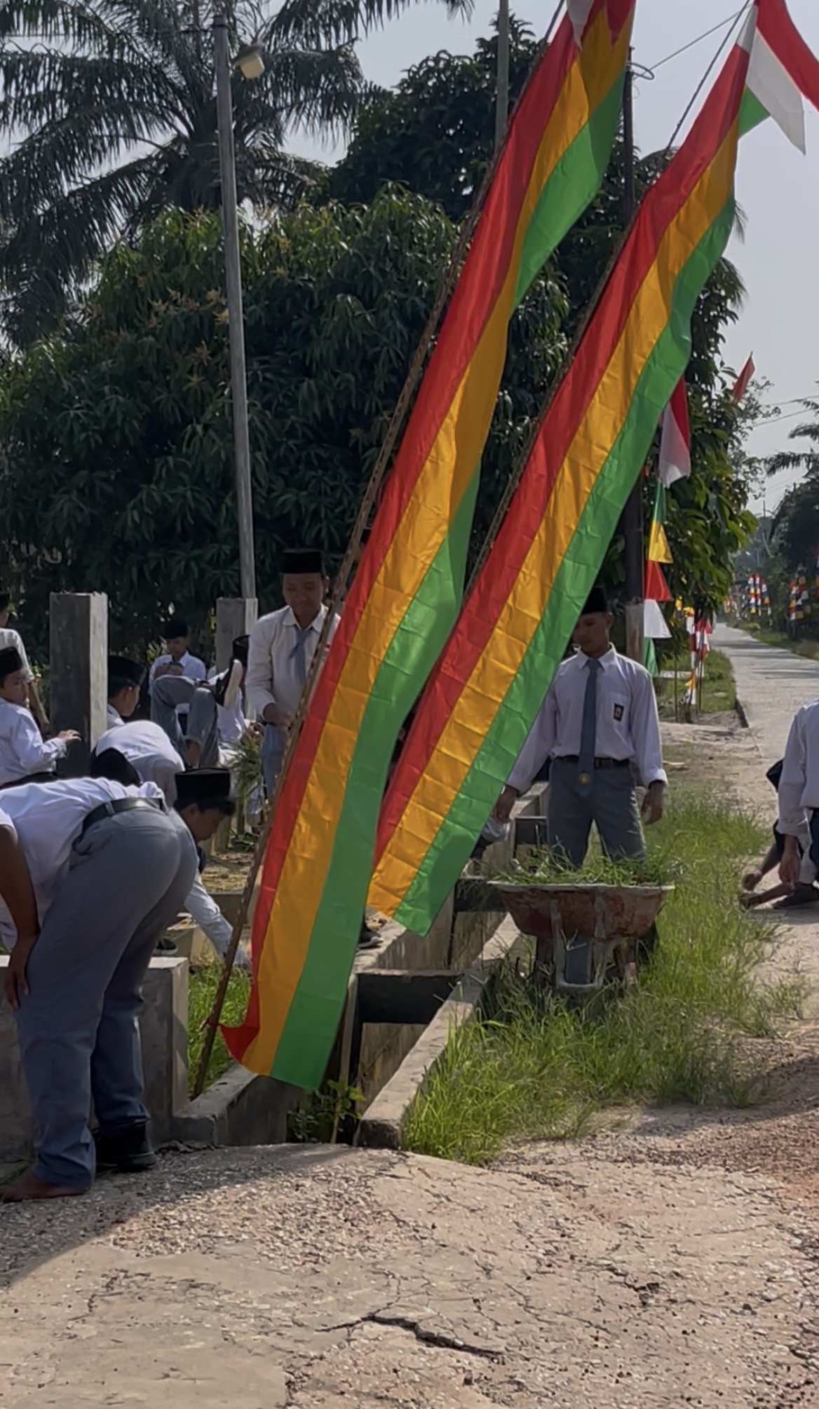 Dokumentasi kegiatan Gerakan Bersih-Bersih Masjid di Masjid Baiturrahim