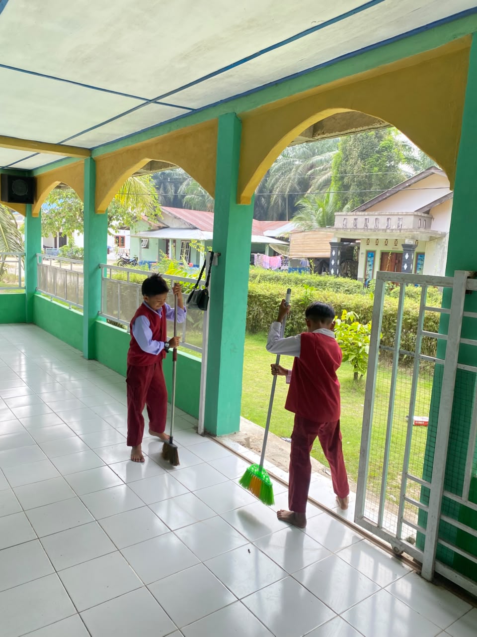 Dokumentasi kegiatan GEBER MAS BERSAMA GURU DAN SISWA MIS ALFURQAN DAN PENYULUH AGAMA KECAMATAN KANDIS
